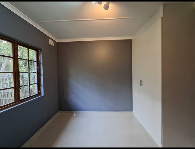3 BEDROOM HOUSE TO LET IN CAVERSHAM GLEN